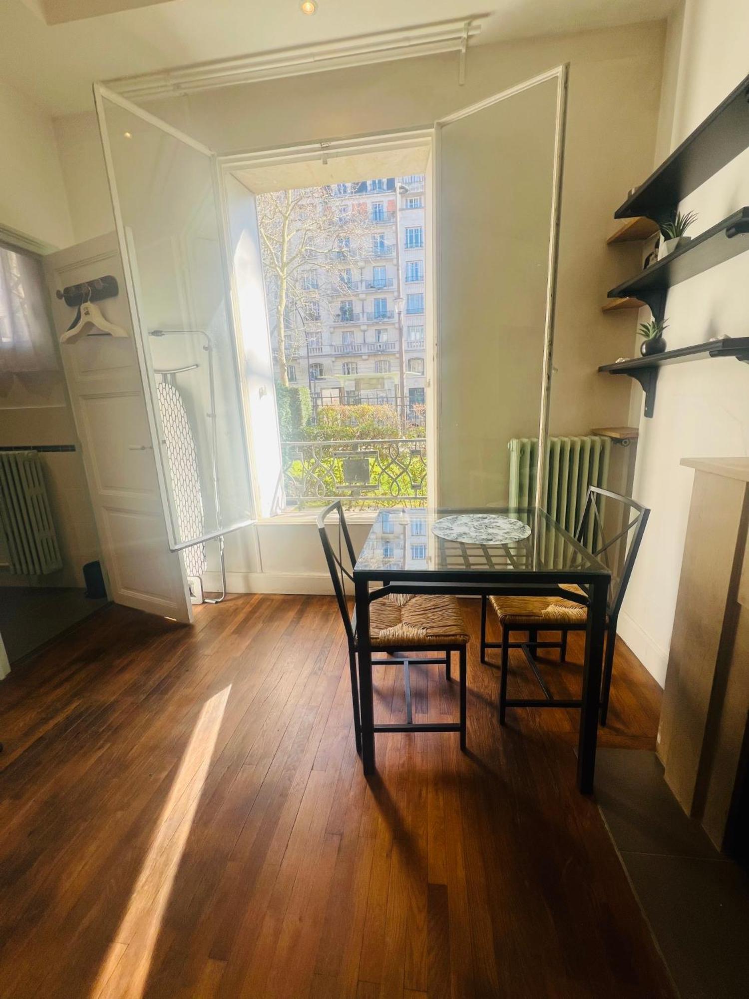 Auteuil Suchet Apartment Paris